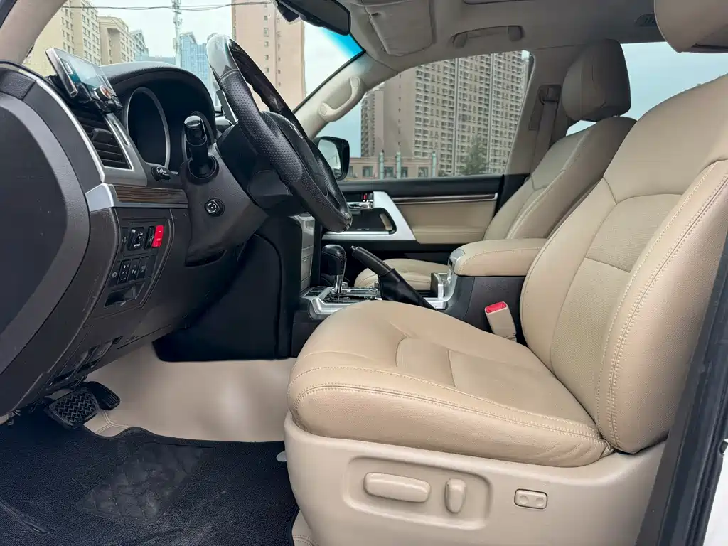 Toyota Land Cruiser 2010 4.7L AT VX