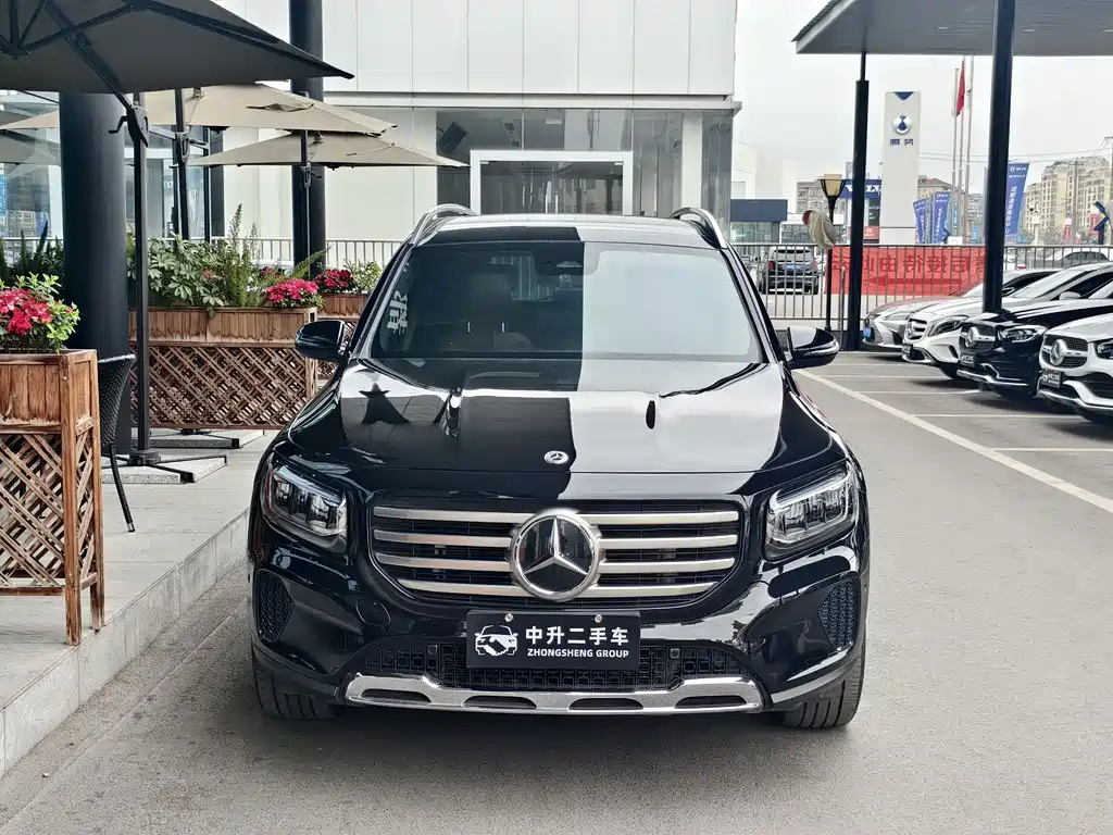 MERCEDES-BENZ GLB