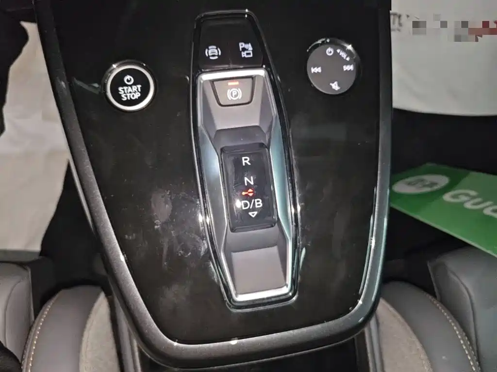 Audi Q4 e-tron — миниатюра 14