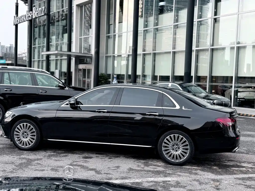 Mercedes-Benz E-Class — миниатюра 5