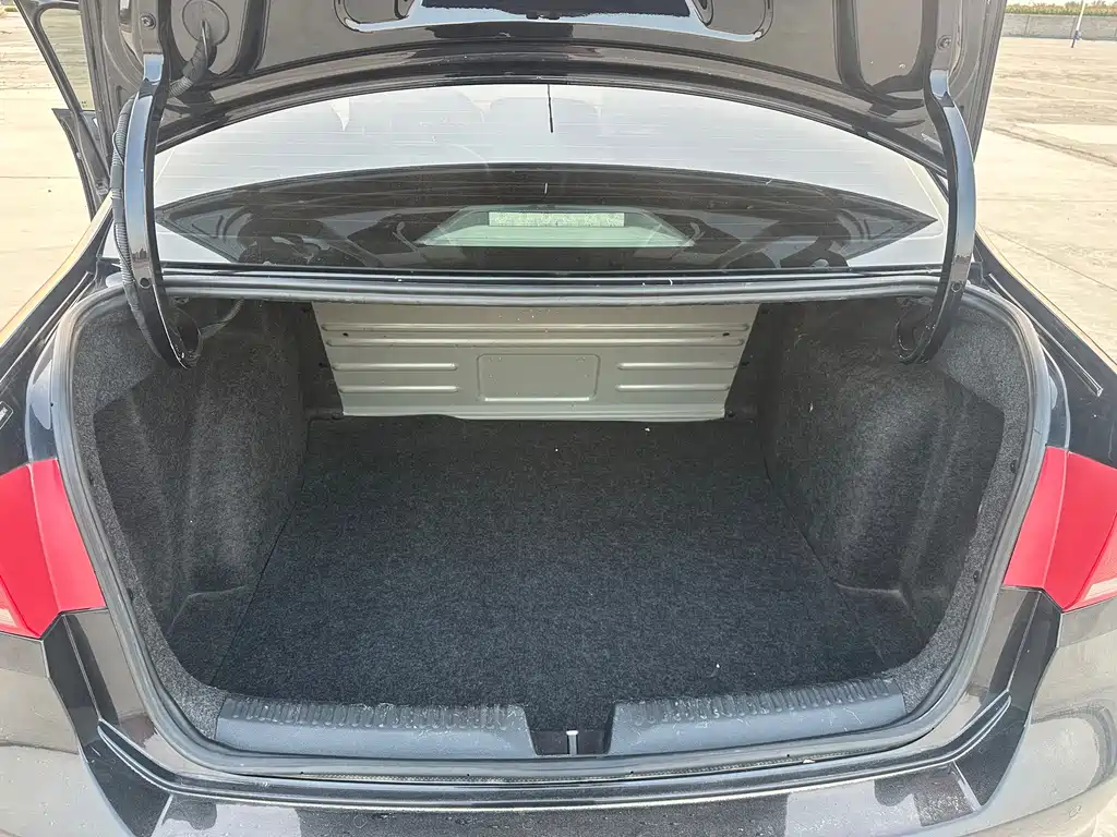 Volkswagen Santana — миниатюра 13