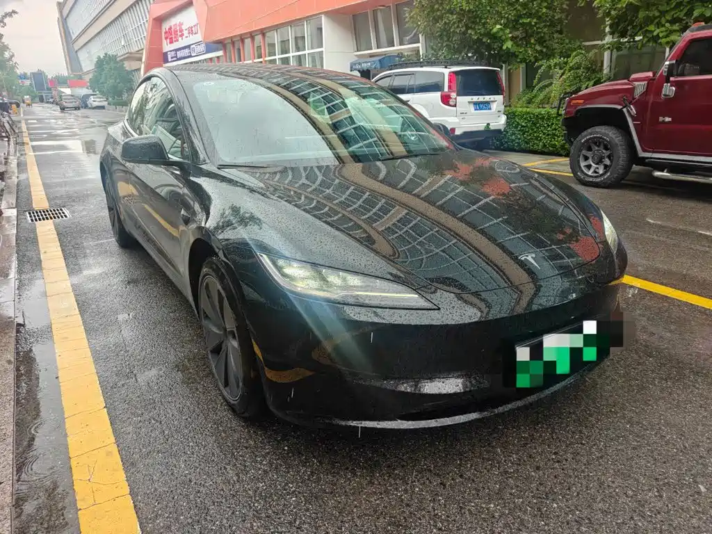 Tesla Model 3 — миниатюра 2