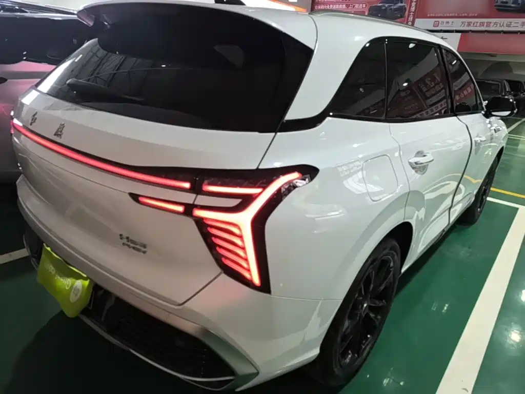Hongqi Hongqi HS3 PHEV — миниатюра 8