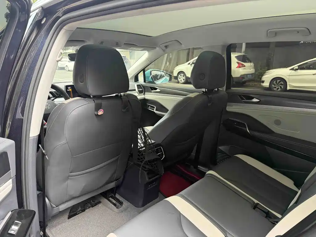 Volkswagen ID.6 Crozz — миниатюра 4