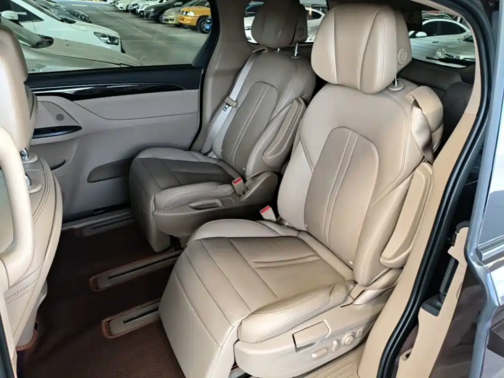 Buick GL8 — миниатюра 17