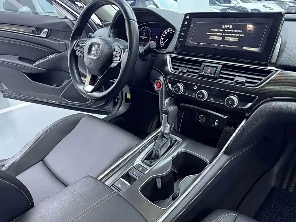 Honda Accord — миниатюра 13
