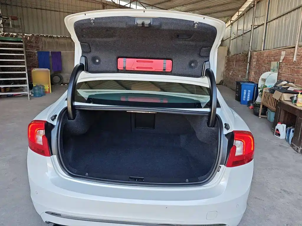 Volvo S60 — миниатюра 19