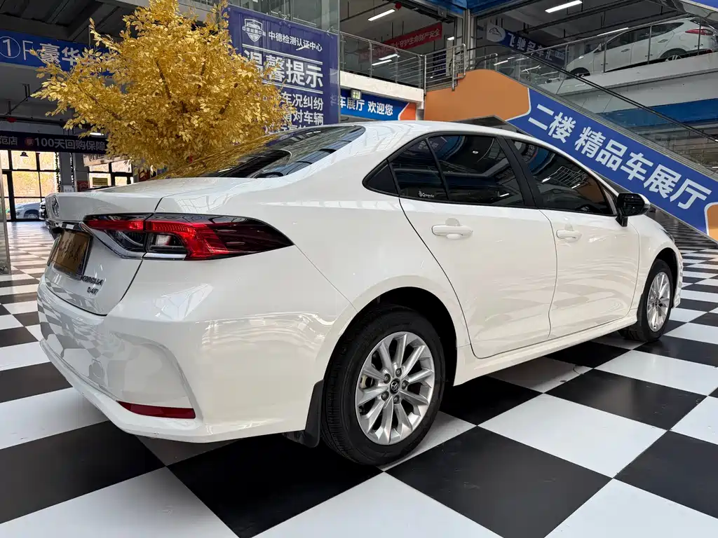 Toyota Corolla — миниатюра 4