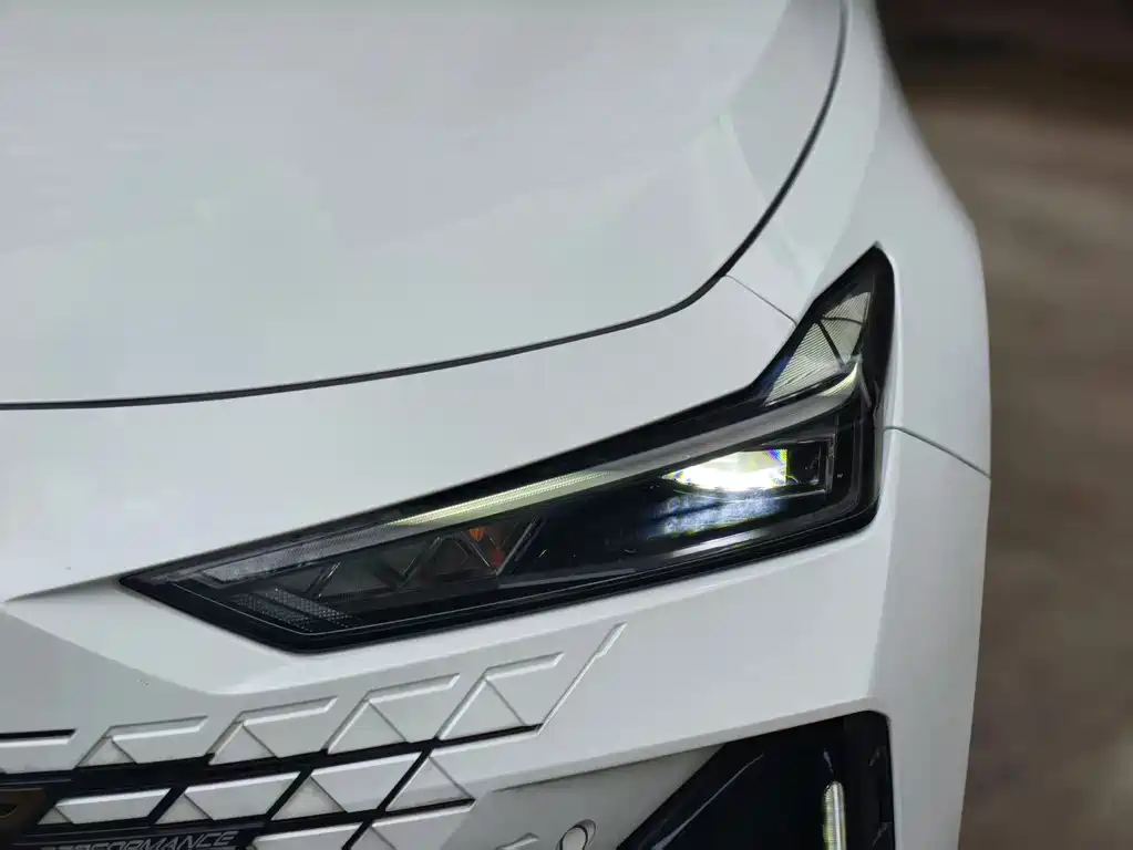 Changan UNI-V 1.5T Sport Edition, фото 5
