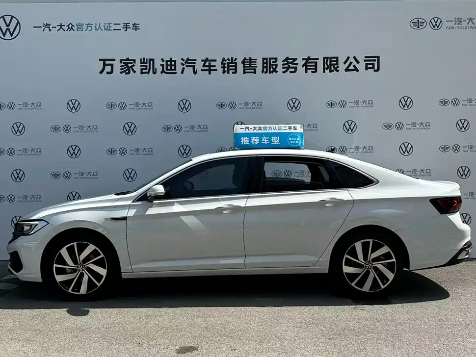 Volkswagen Sagitar 2023 300TSI DSG