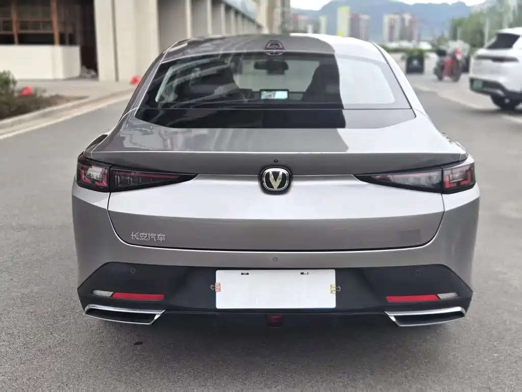 Changan Yida — миниатюра 3