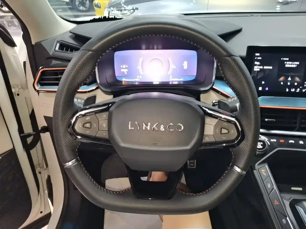 Lynk & Co 06 — миниатюра 11