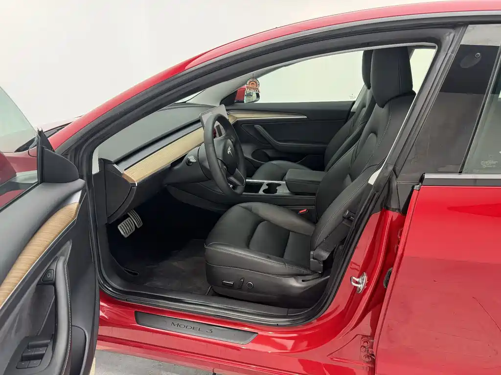 Tesla Model 3 — миниатюра 9