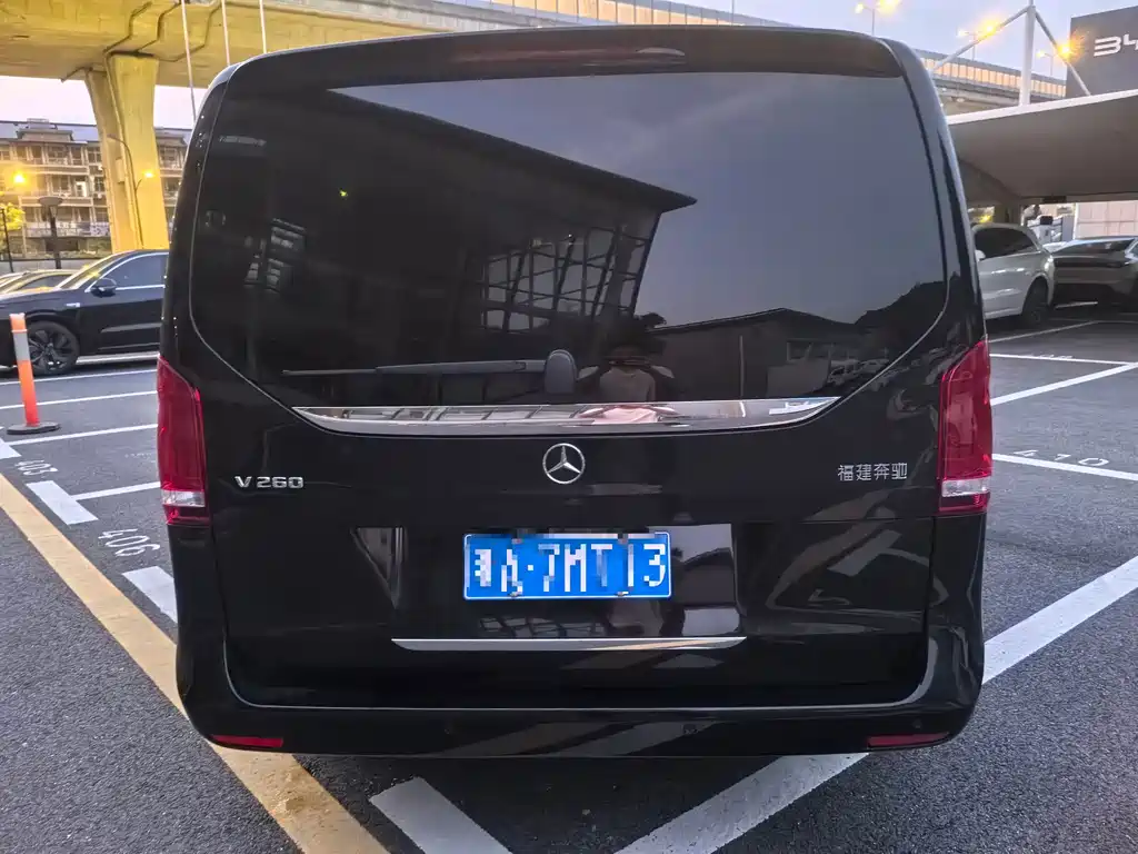 Mercedes-Benz V-Class — миниатюра 2