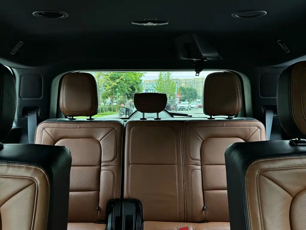 Lincoln Navigator — миниатюра 8