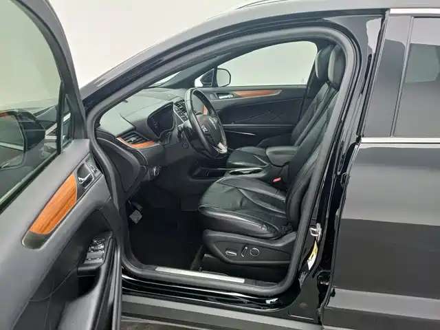 Lincoln MKC — миниатюра 11