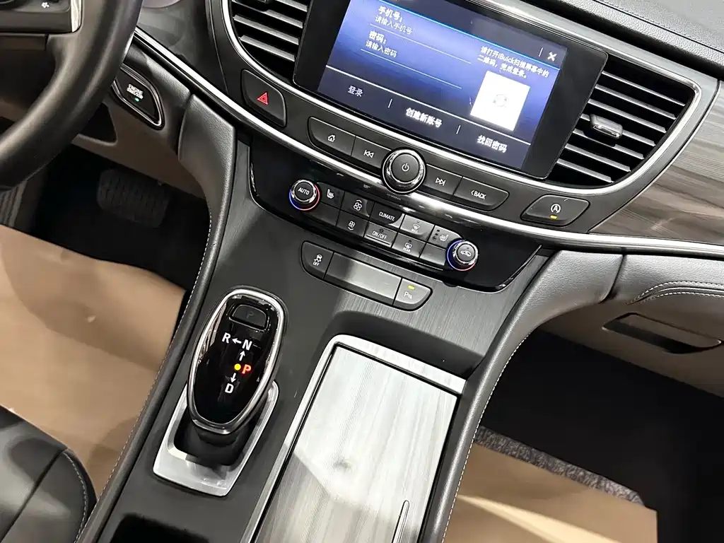 Buick LaCrosse — миниатюра 5
