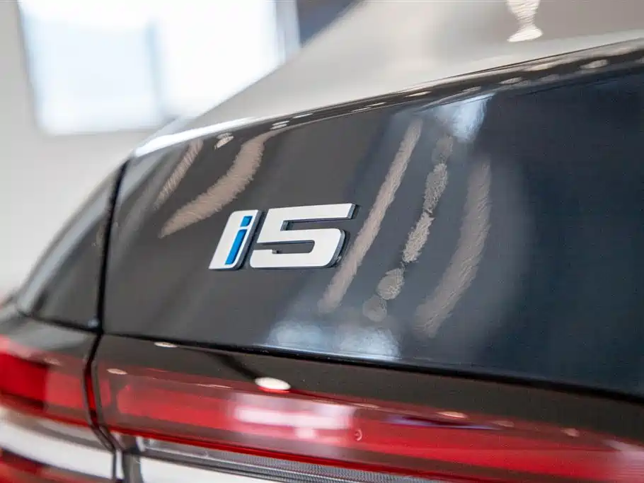 BMW i5 — миниатюра 11