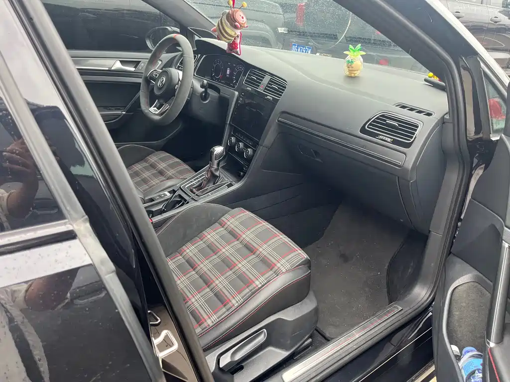 Volkswagen Golf GTI — миниатюра 15
