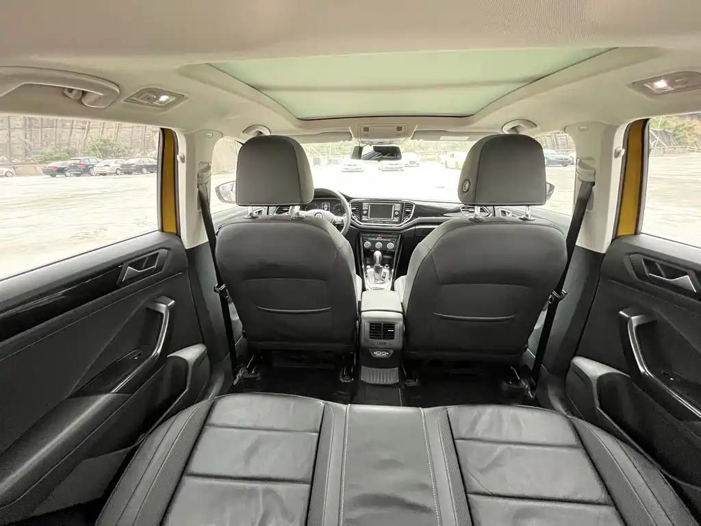 Volkswagen T-Roc — миниатюра 7