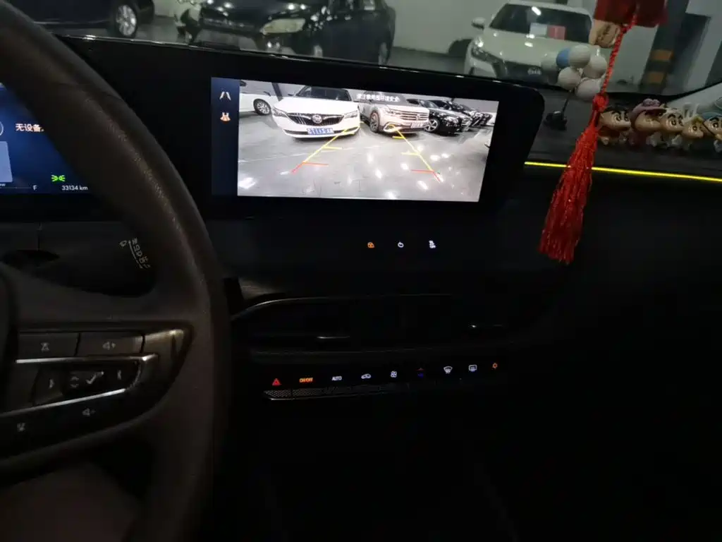 Buick Verano — миниатюра 13