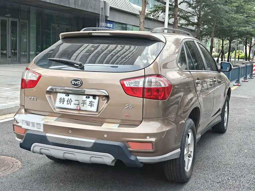 BYD S6 — миниатюра 9