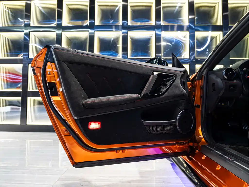 Nissan GT-R — миниатюра 16