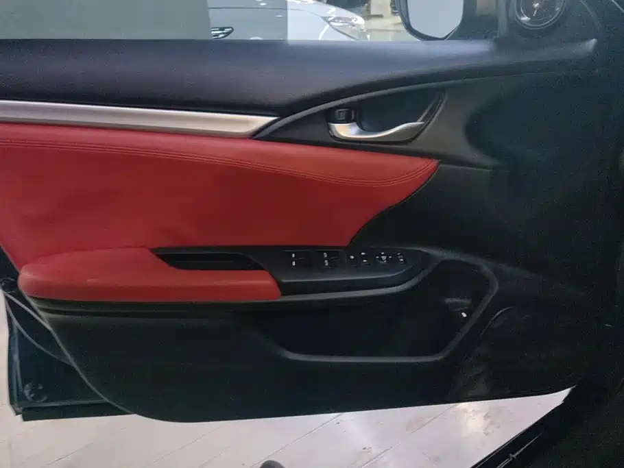 Honda Civic — миниатюра 7