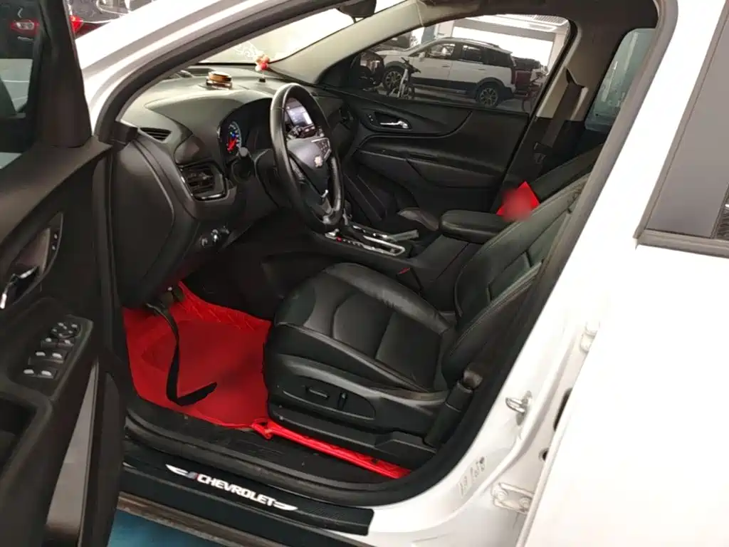Chevrolet Equinox — миниатюра 16