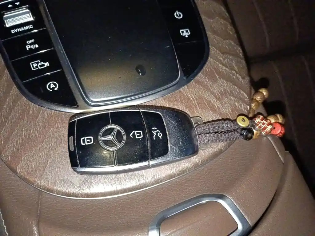 Mercedes-Benz E-Class — миниатюра 12