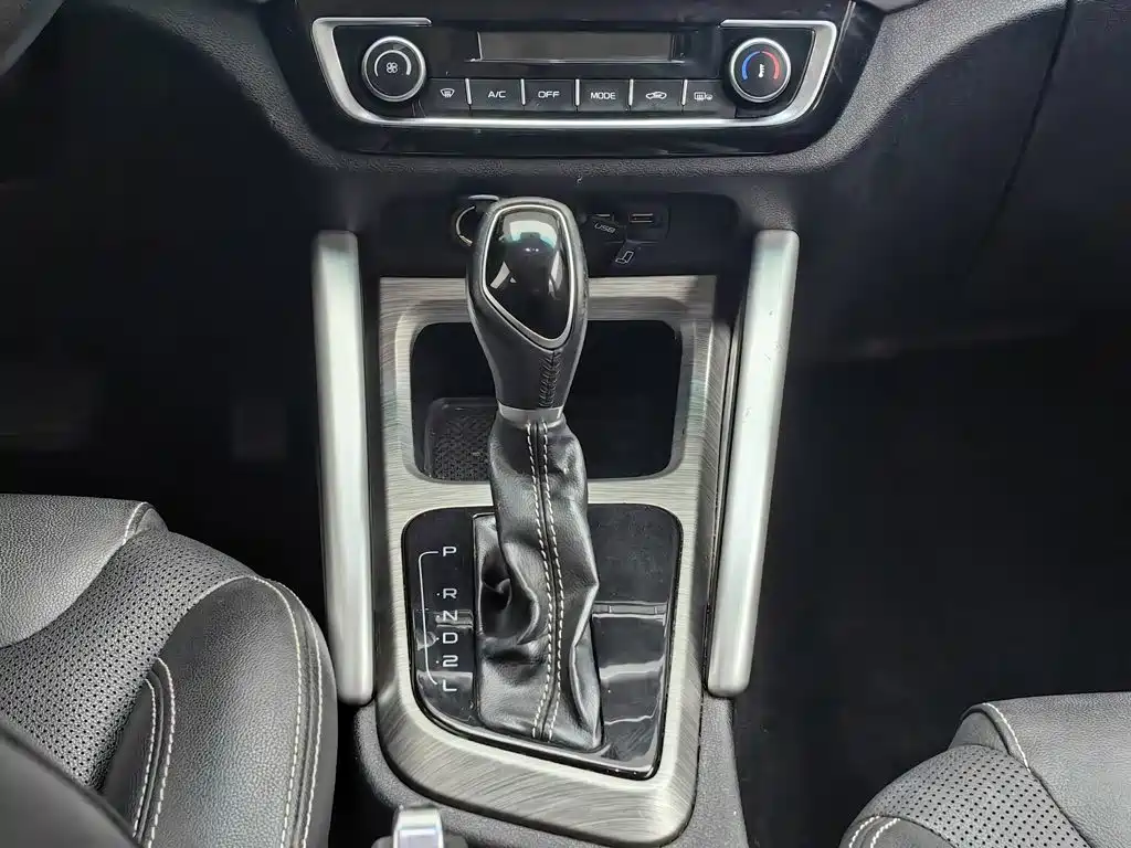 Geely Vision X3 — миниатюра 13