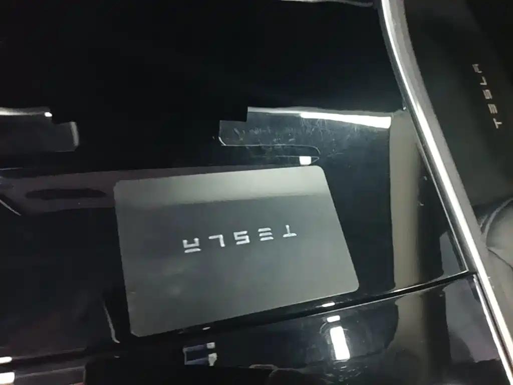 Tesla Model 3 — миниатюра 9