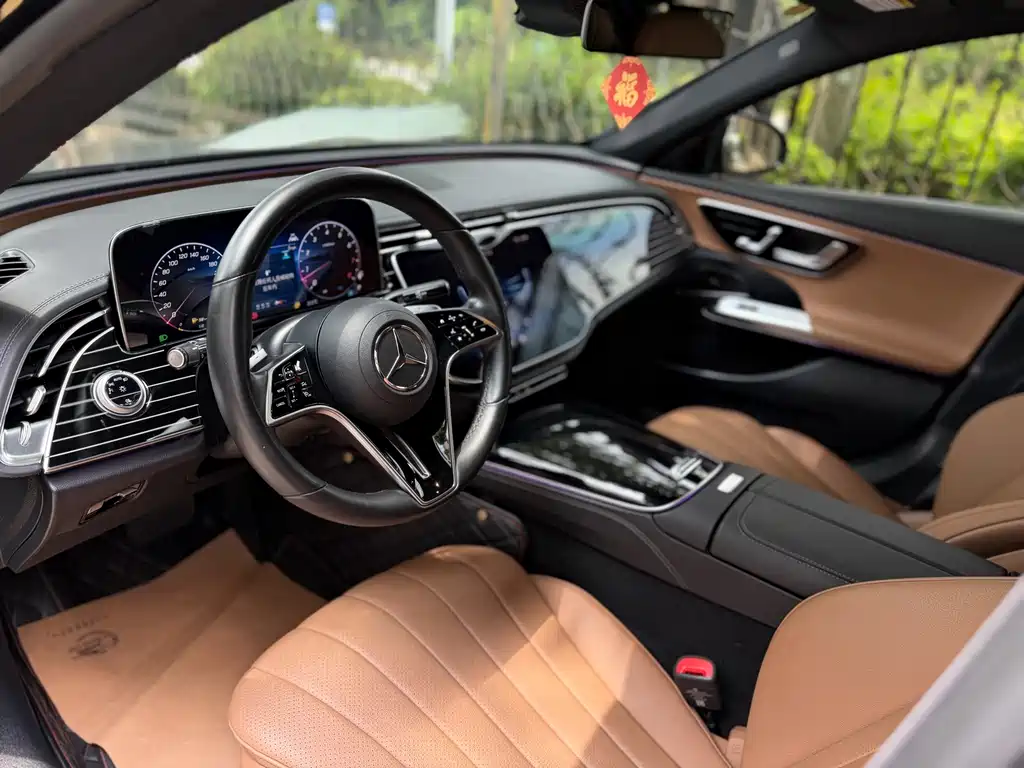 Mercedes-Benz E-Class — миниатюра 7