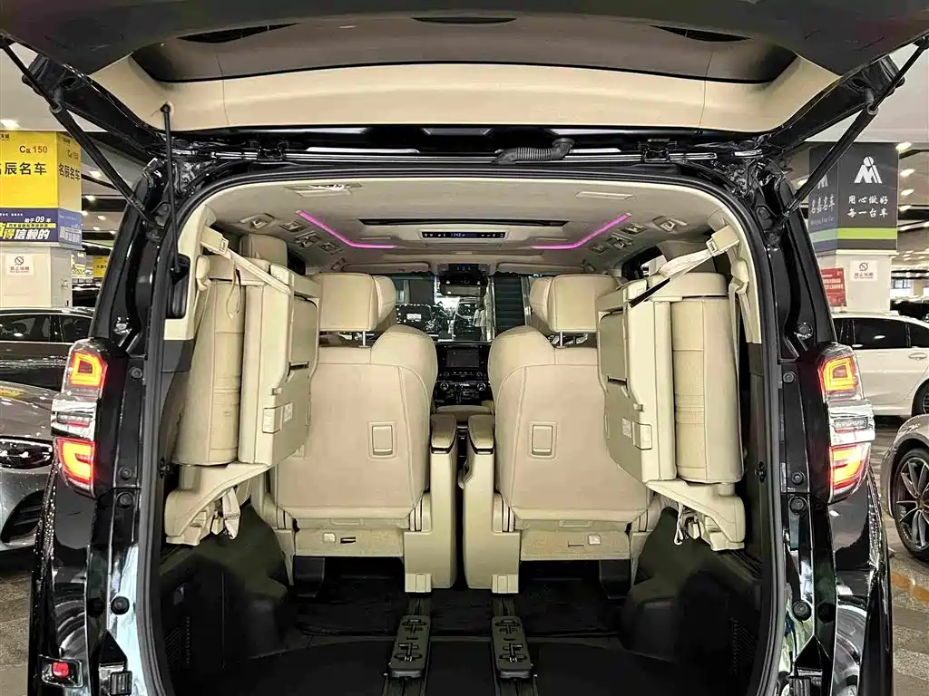 Toyota Vellfire 2019 2.5L HV Luxury