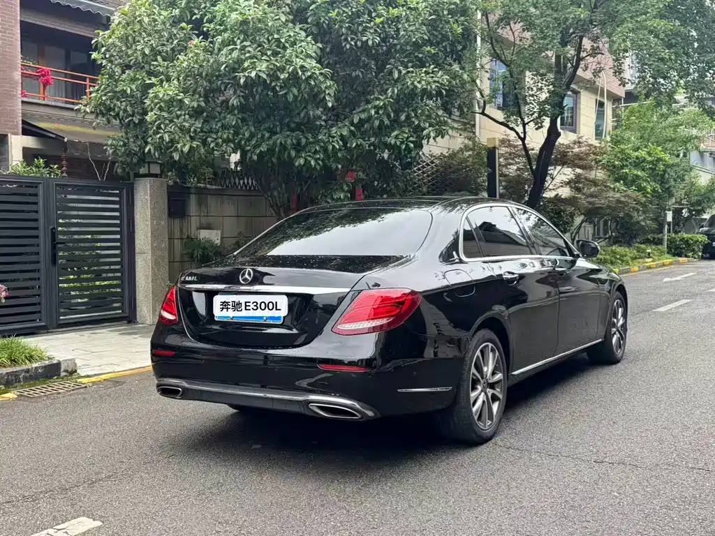 Mercedes-Benz E-Class E 2019 E 300 L Fashion