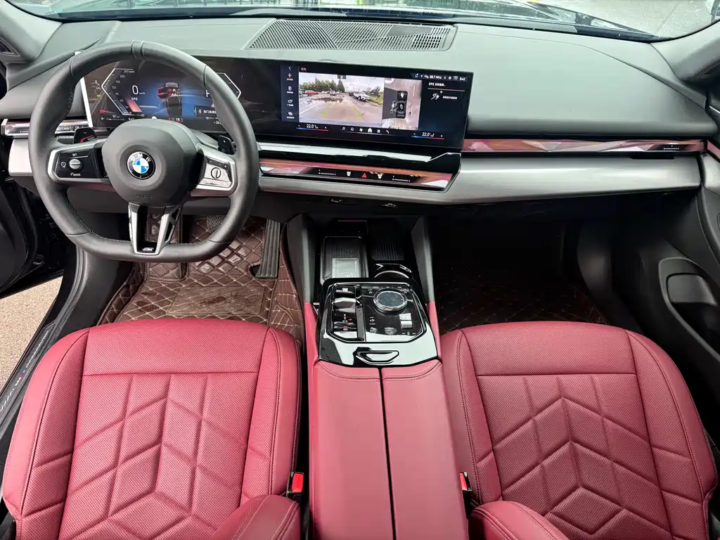 BMW 5 Series — миниатюра 12
