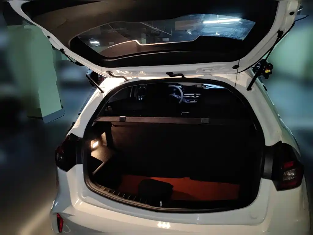 Geely Vision X3 — миниатюра 10