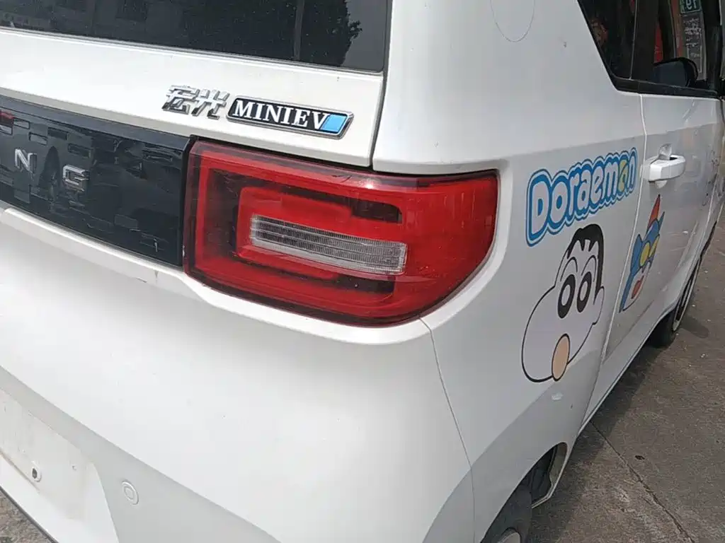 Wuling MINIEV — миниатюра 8
