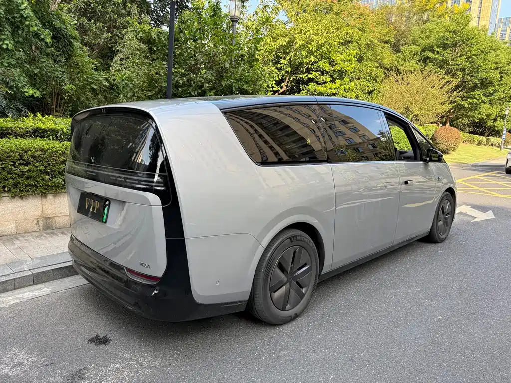 Li Auto Li MEGA — миниатюра 6
