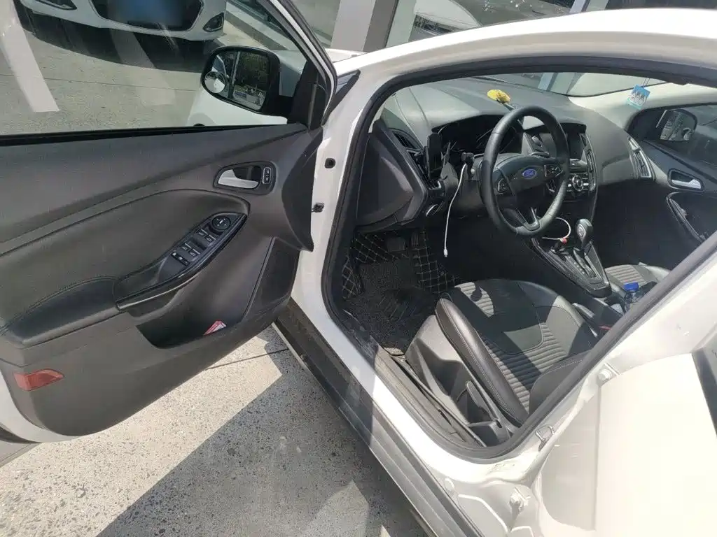 Ford Focus — миниатюра 12
