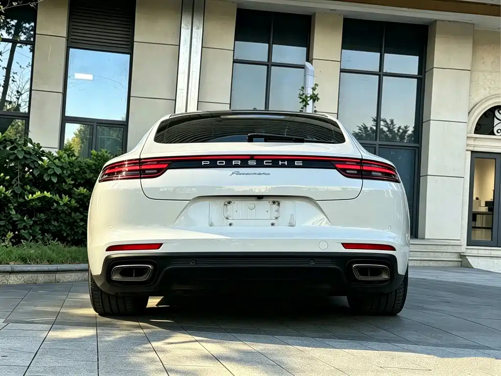 Porsche Panamera — миниатюра 12