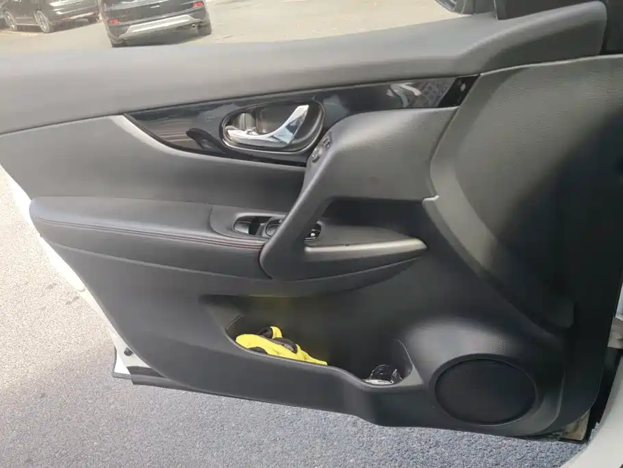 Nissan Qashqai — миниатюра 7