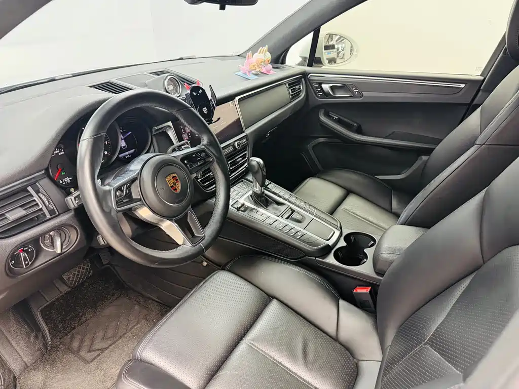 Porsche Macan — миниатюра 9