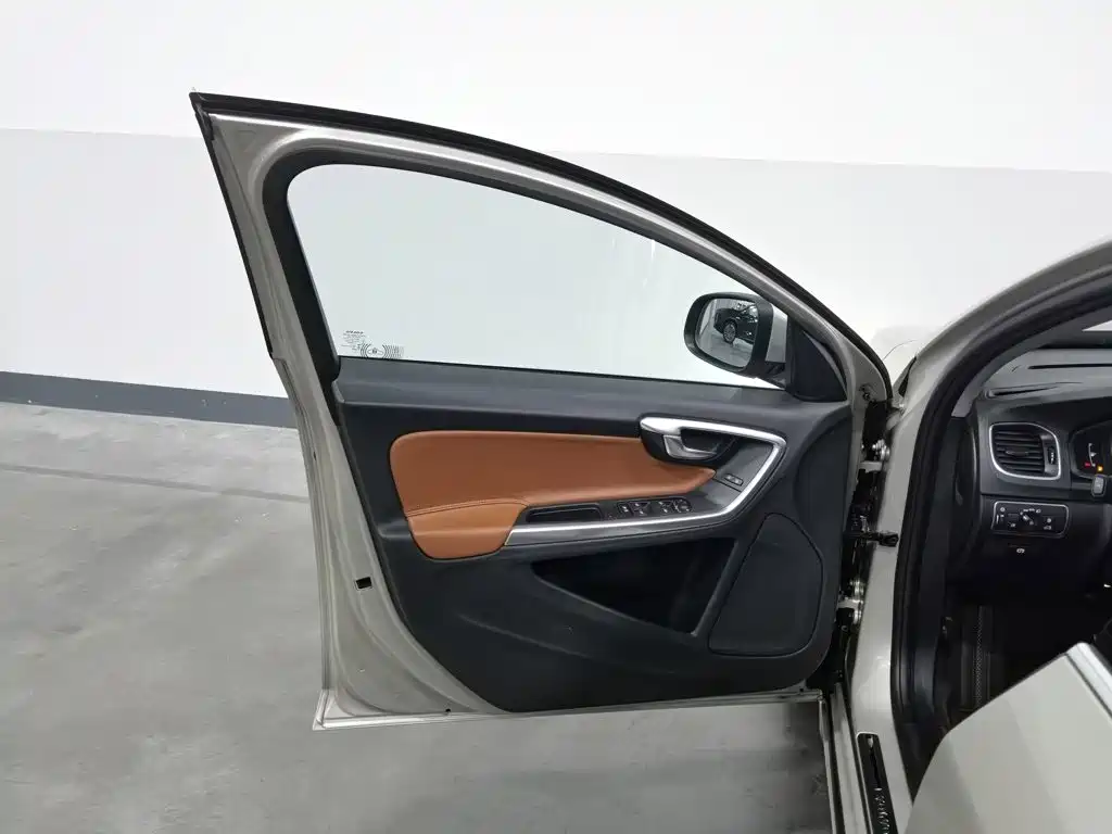 Volvo V60 — миниатюра 8