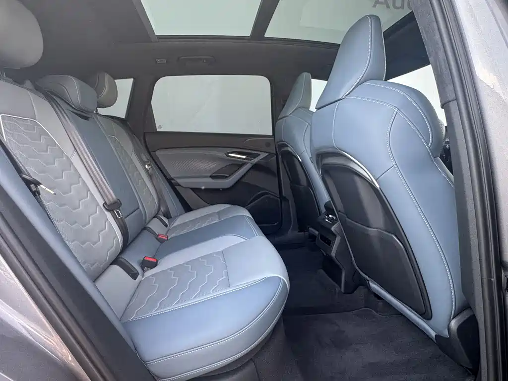 Audi Q6L e-tron