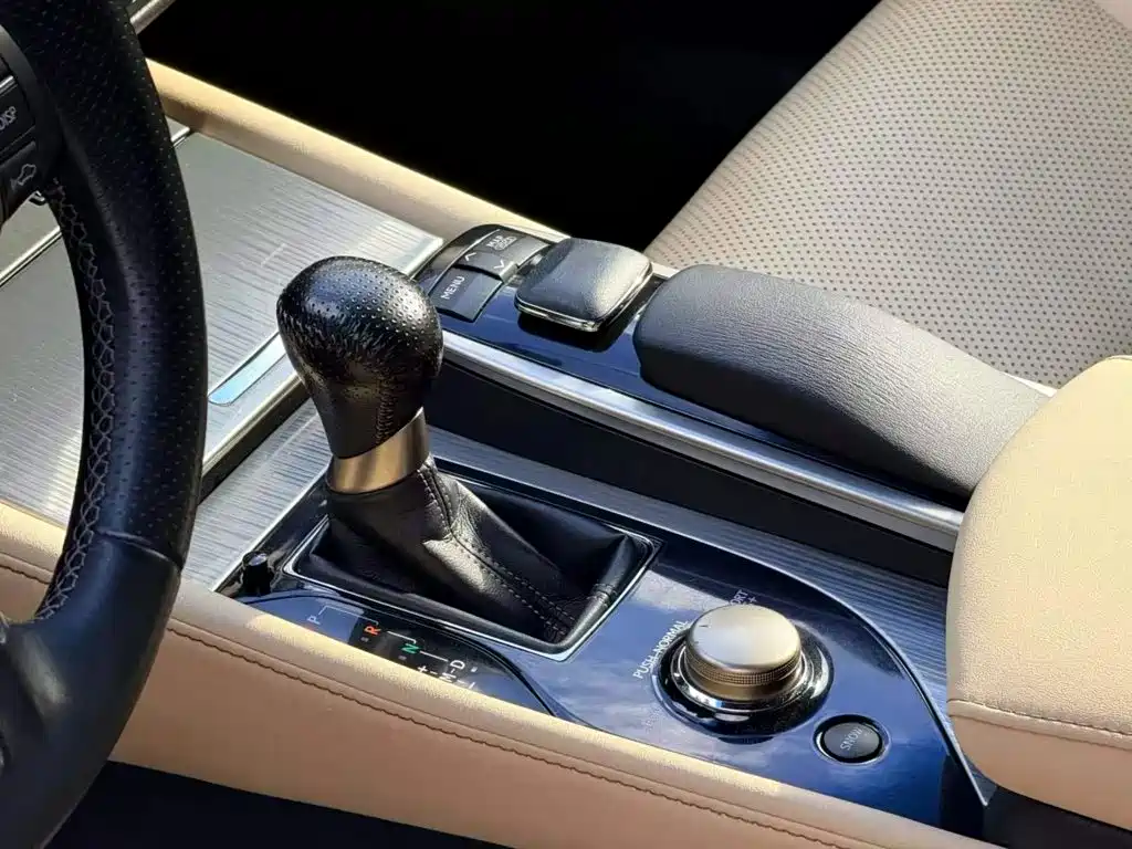 Lexus GS — миниатюра 10