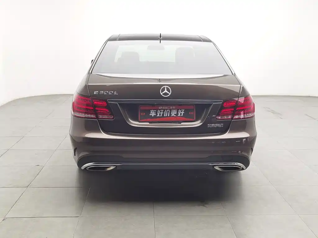 Mercedes-Benz E-Class — миниатюра 4