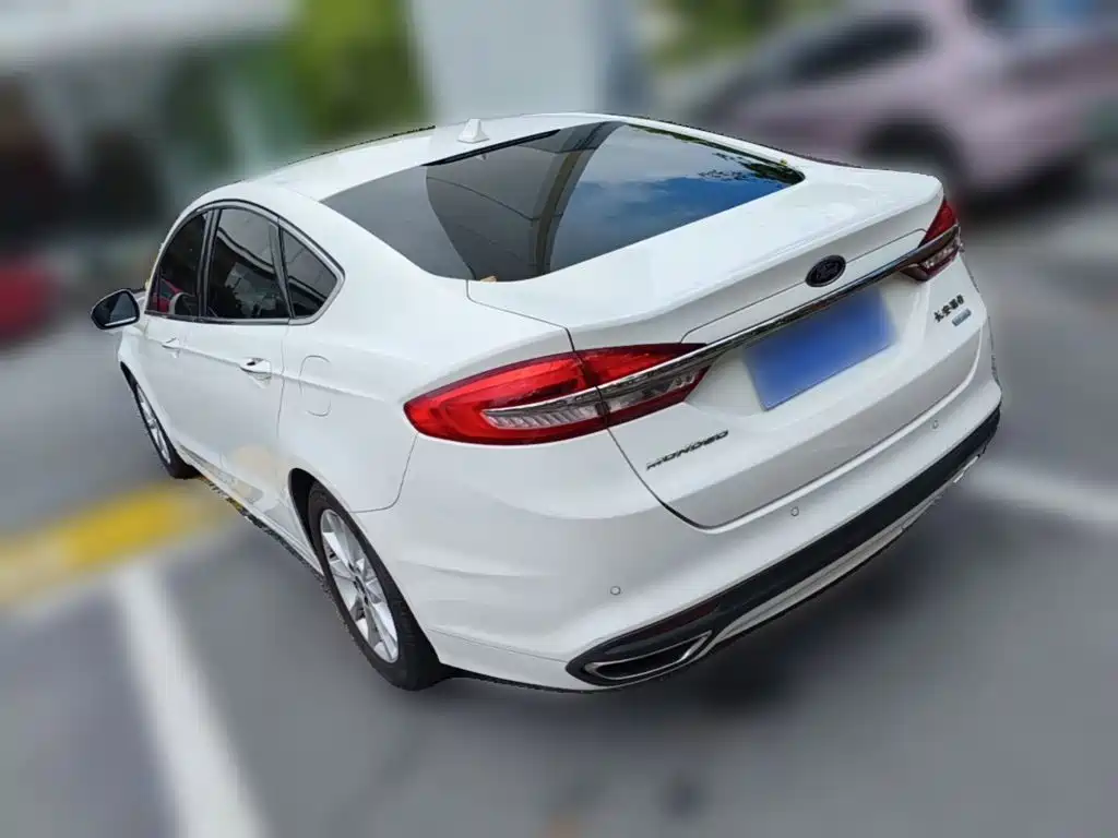 Ford Mondeo — миниатюра 7