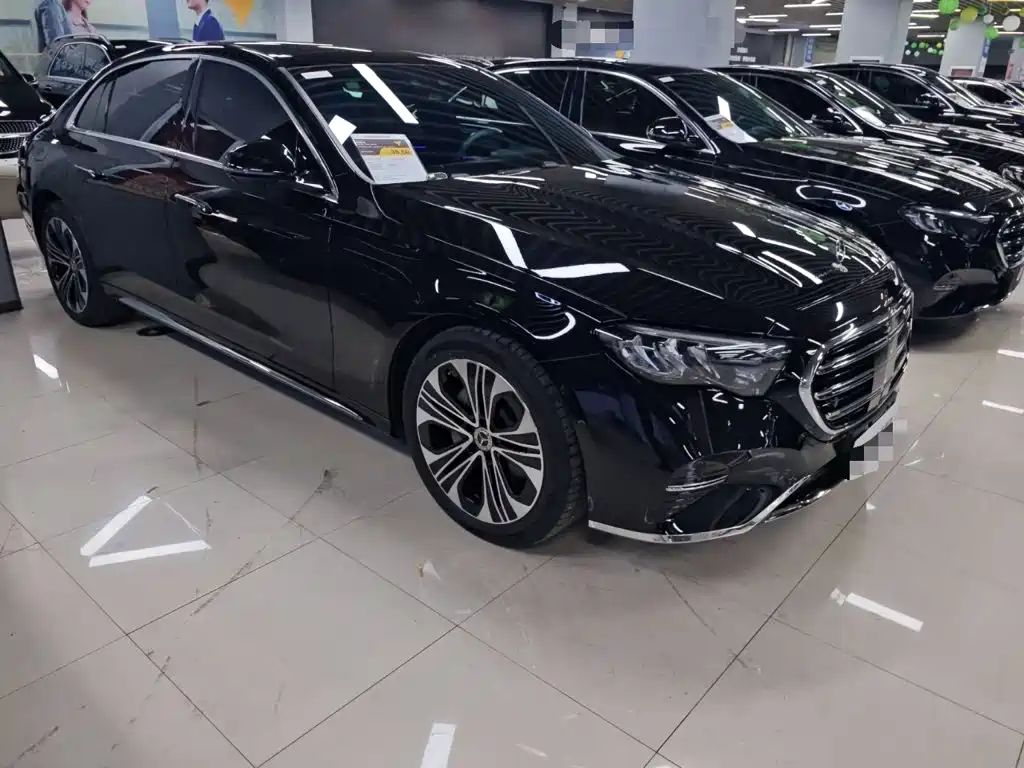 Mercedes-Benz E-Class — миниатюра 9