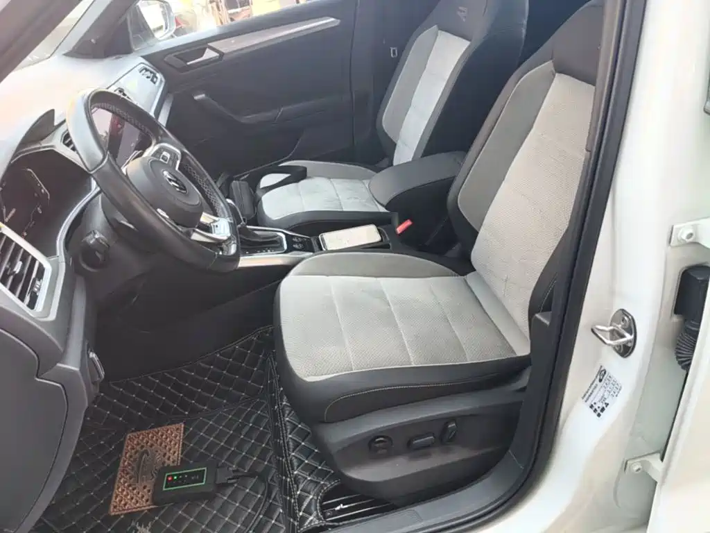 Volkswagen T-Roc — миниатюра 15